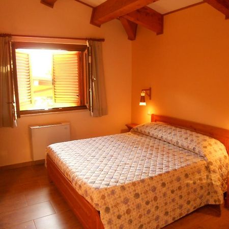 La Locanda Del Lago Lucciola Villalago Kültér fotó
