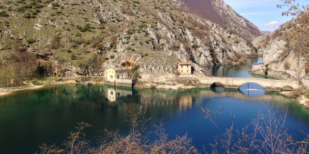 La Locanda Del Lago Lucciola Villalago Kültér fotó